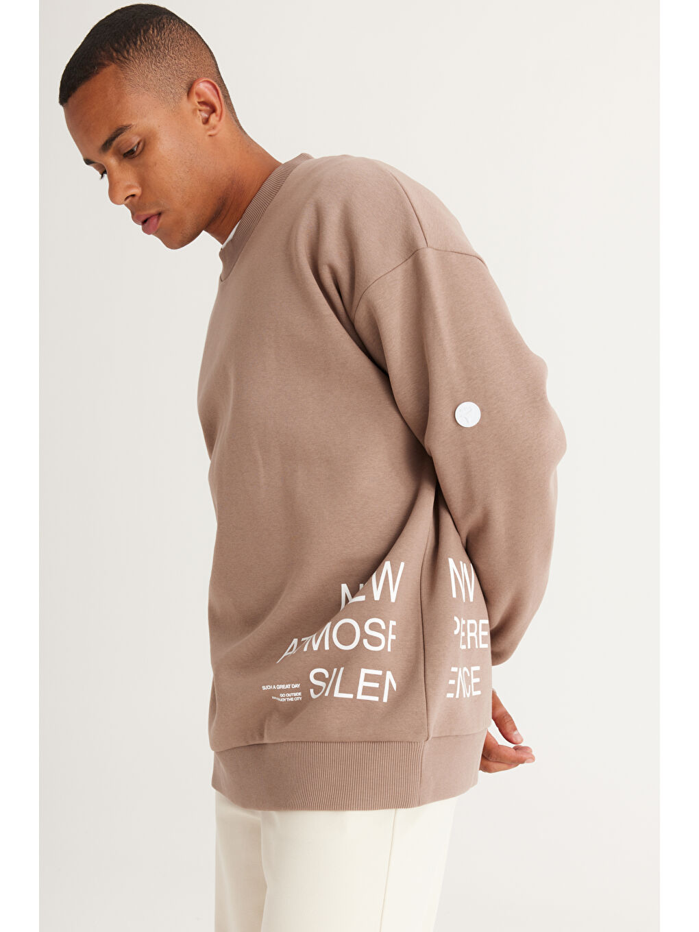 Erkek Bej Oversize Fit Bol Kesim İçi Polarlı Pamuklu Baskılı Sweatshirt-4