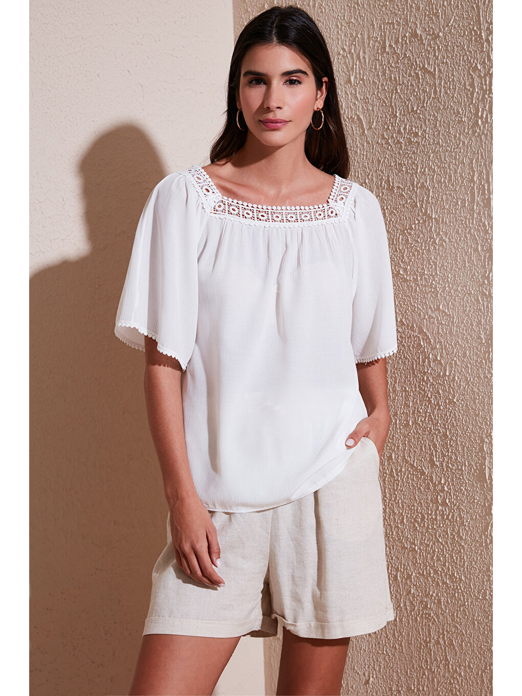 Ekru Güpürlü Regular Fit Kare Yaka Kadın Bluz 5869003