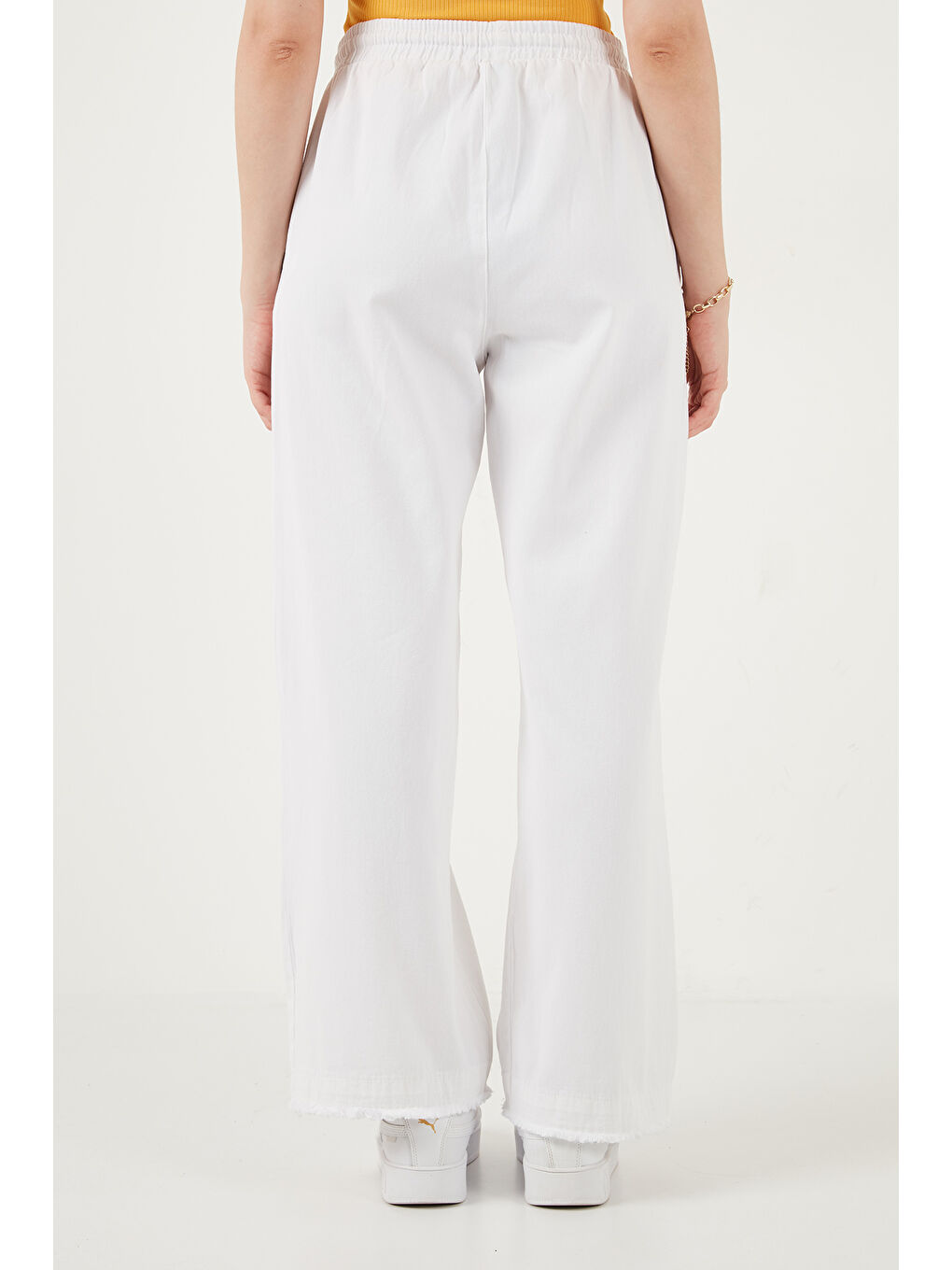 Beyaz Pamuklu Belden Bağlamalı Yüksek Bel Geniş Paça Cepli Regular Fit Kadın Pantolon 668YP4760-6