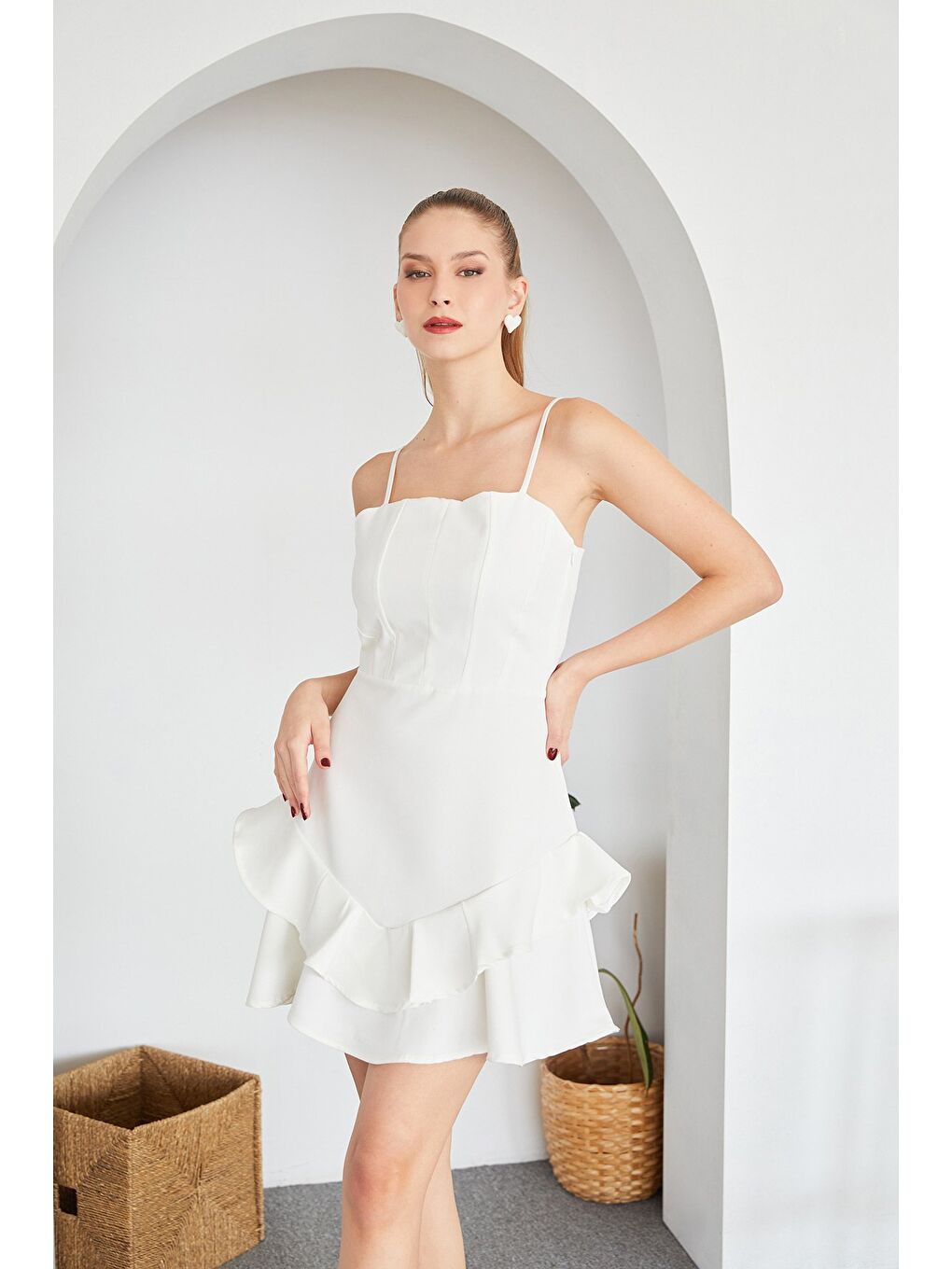 Ekru İp Askılı Fırfırlı Elbise