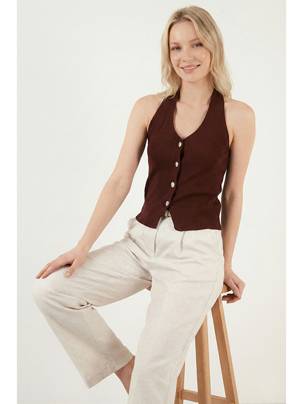 Kahverengi Fitilli Fitted Fit Halter Yaka Sırt Dekolteli Kadın Yelek 5866515-2