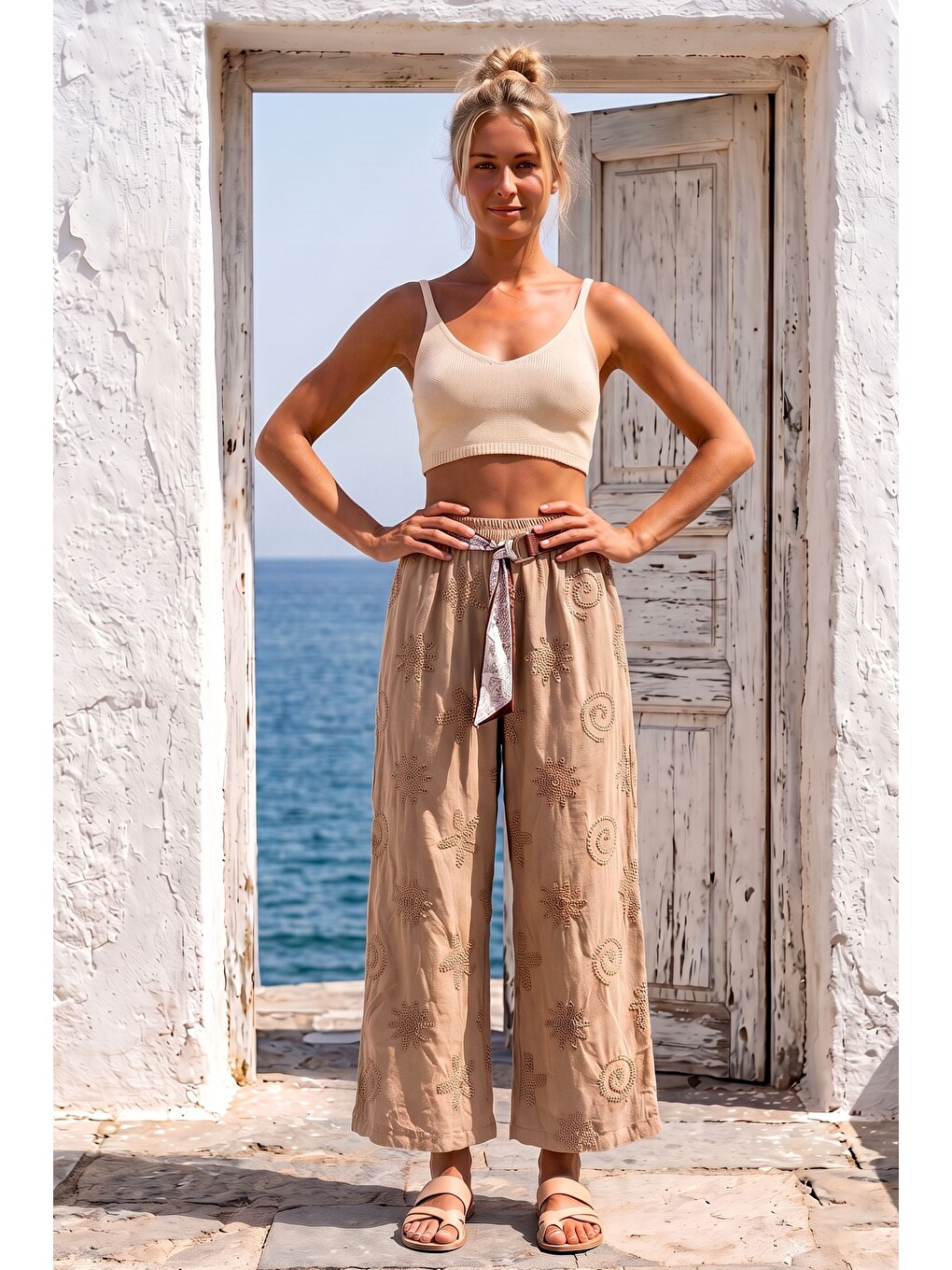 İtalyan Koyu Bej Cepli Brodeli Kemerli Lastikli Bel Geniş Paça Casual Dokuma Pantolon 99 60-6