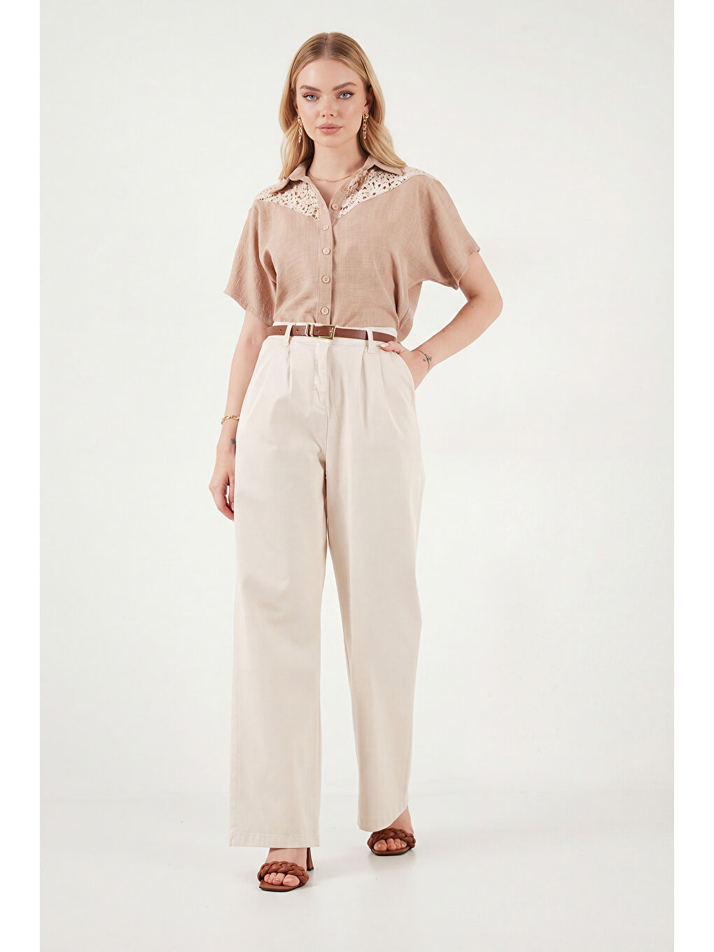 Bej Pamuklu Wide Leg Yüksek Bel Geniş Paça Kemerli Kadın Pantolon 668YP5429-2