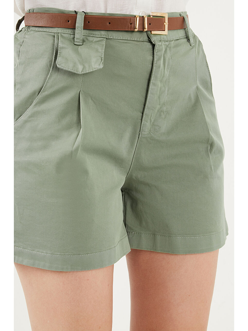 Haki Kemer Detaylı Relaxed Fit Yüksek Bel Pamuklu Kadın Şort 668YP5448-5