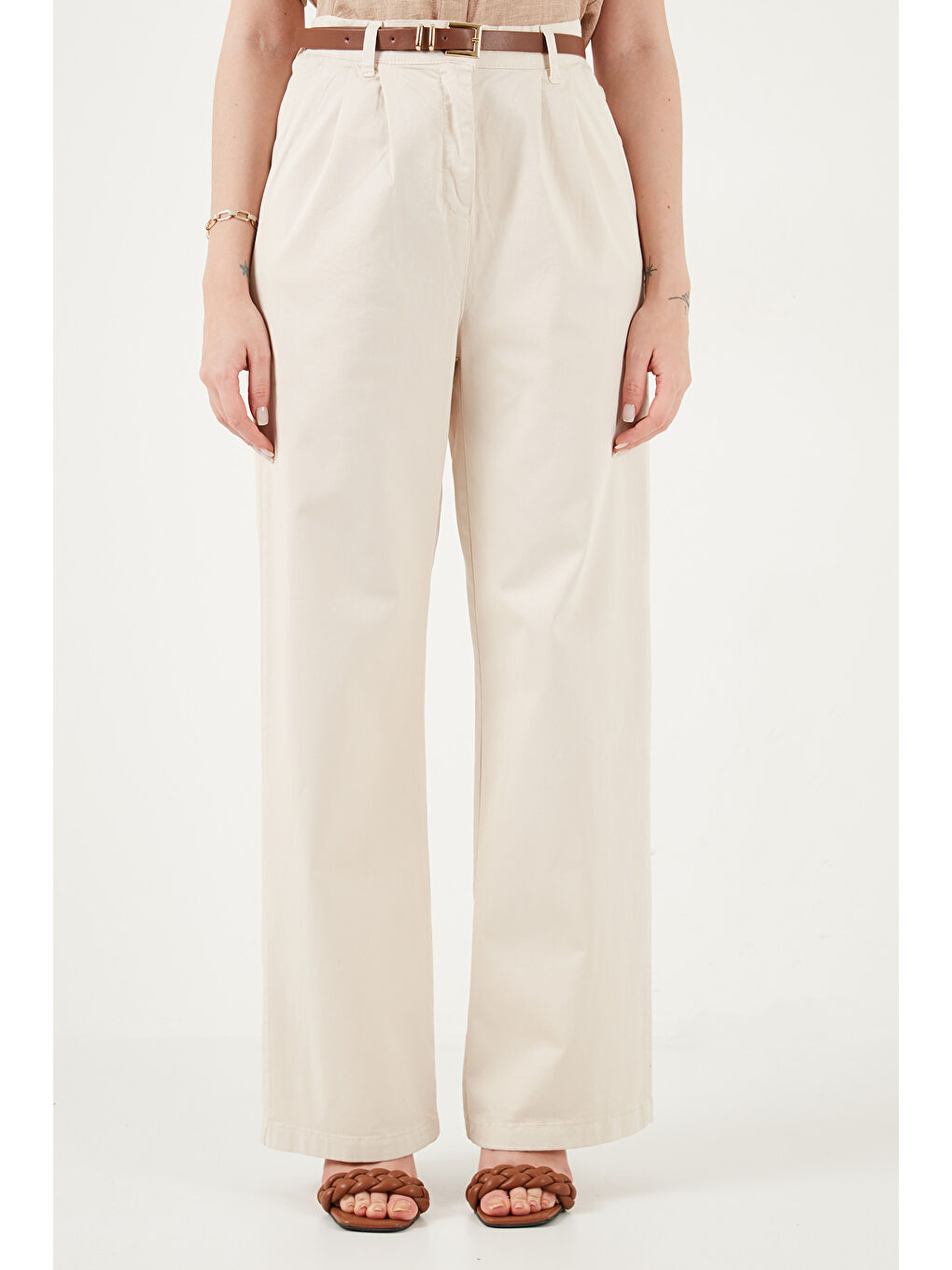 Bej Pamuklu Wide Leg Yüksek Bel Geniş Paça Kemerli Kadın Pantolon 668YP5429-5