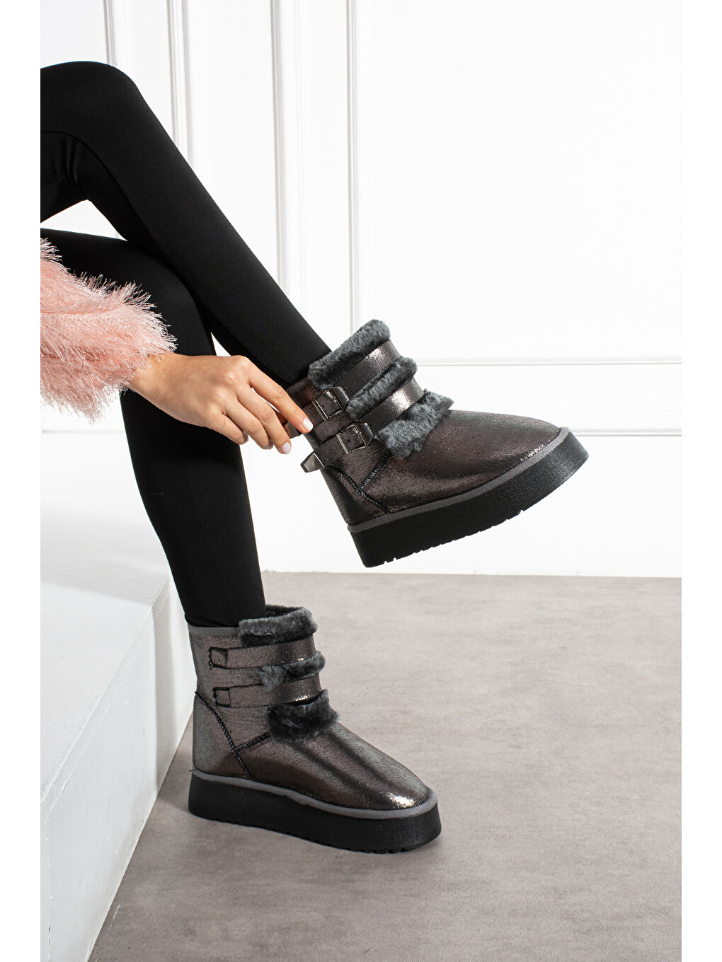 Gri Kadın Günlük Bot