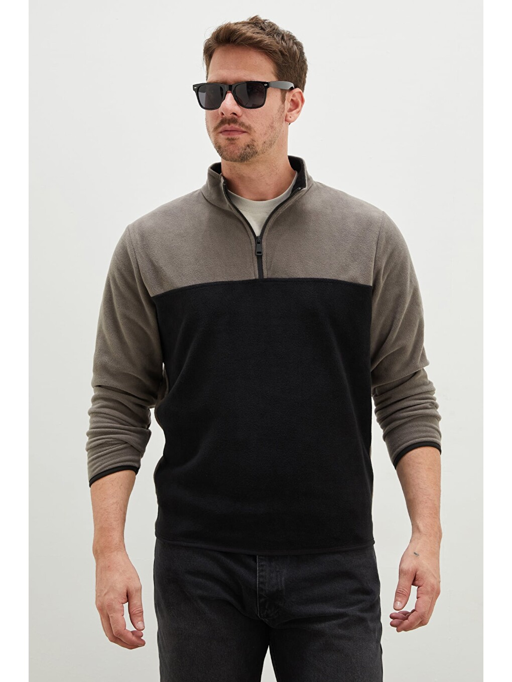 Siyah Yarım Fermuarlı Regular Fit Polar Sweatshirt-1