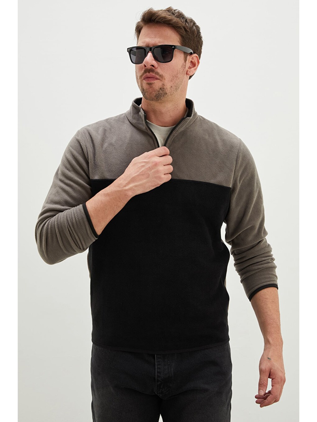 Siyah Yarım Fermuarlı Regular Fit Polar Sweatshirt-2