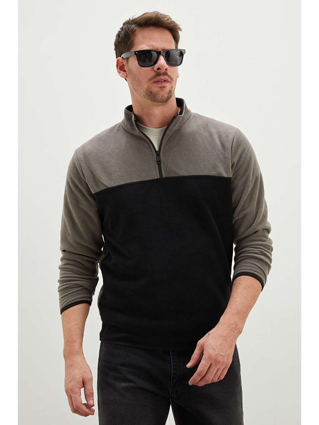 Siyah Yarım Fermuarlı Regular Fit Polar Sweatshirt-4