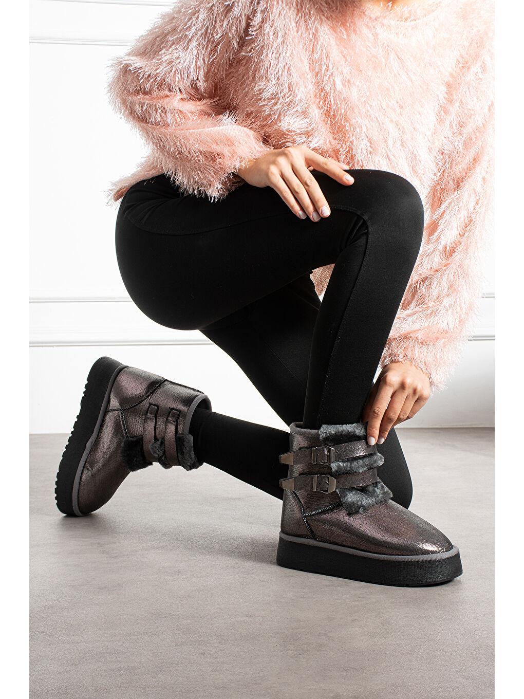 Gri Kadın Günlük Bot-2