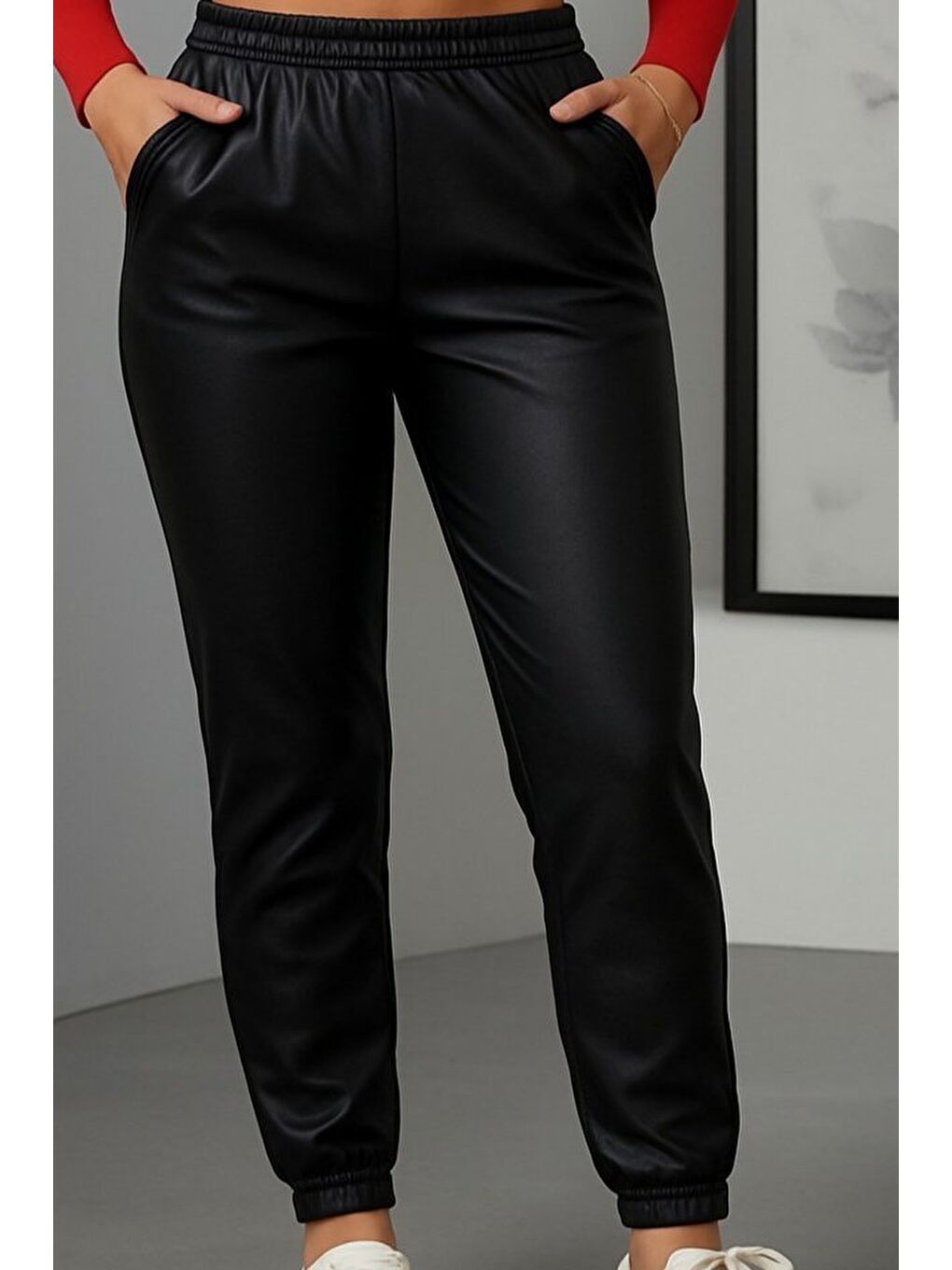 Siyah Kadın Paçası Lastikli Cep Detaylı Deri Tayt-1