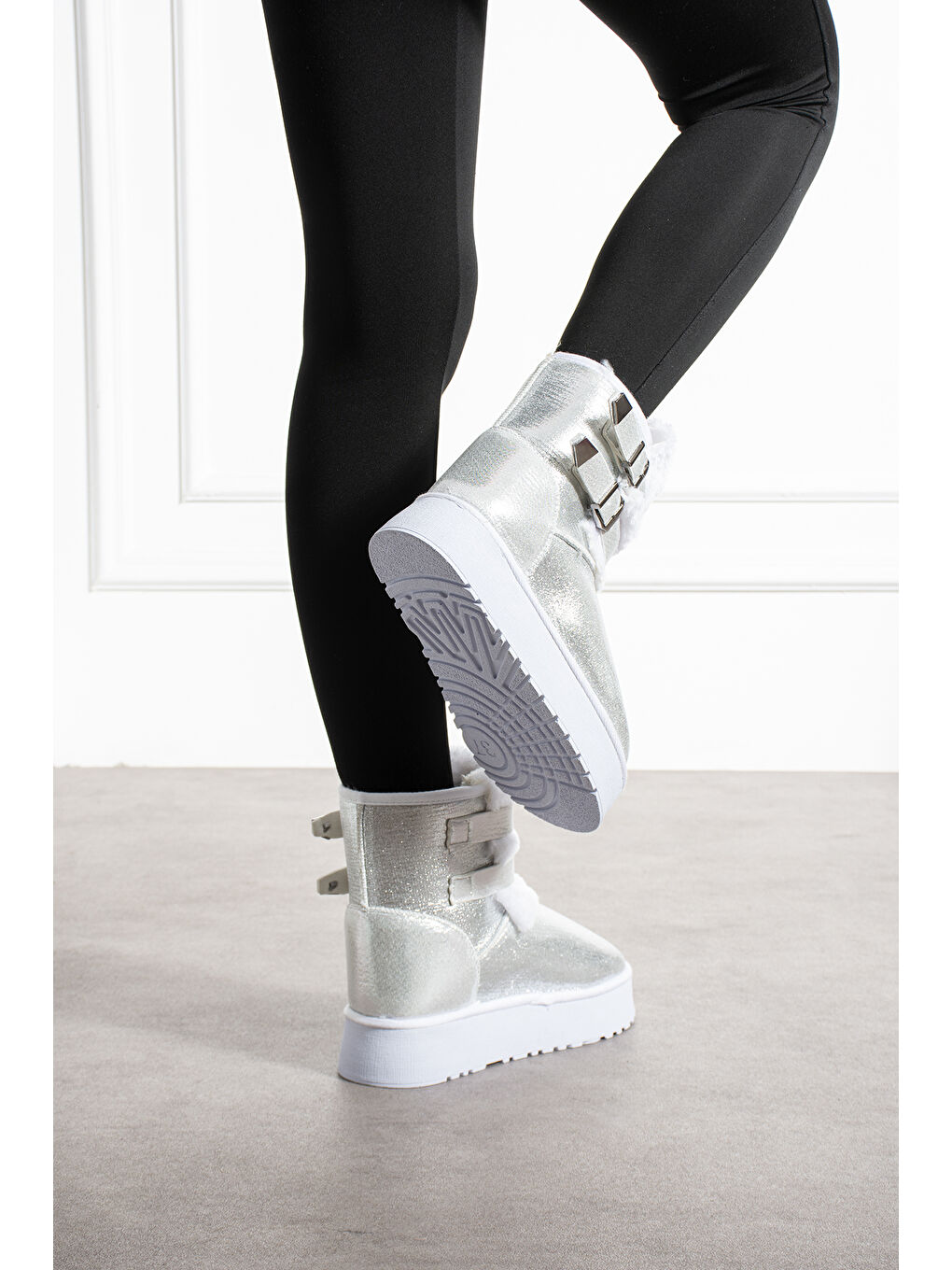 Gri Kadın Günlük Bot-2