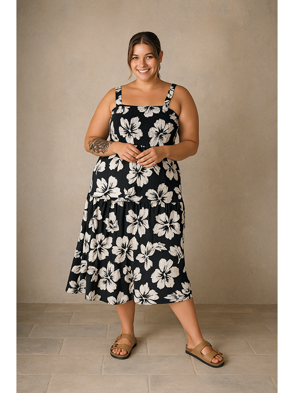 Siyah Büyük Beden Çiçek Desenli Kalın Askılı Beli Lastikli Elbise T-79