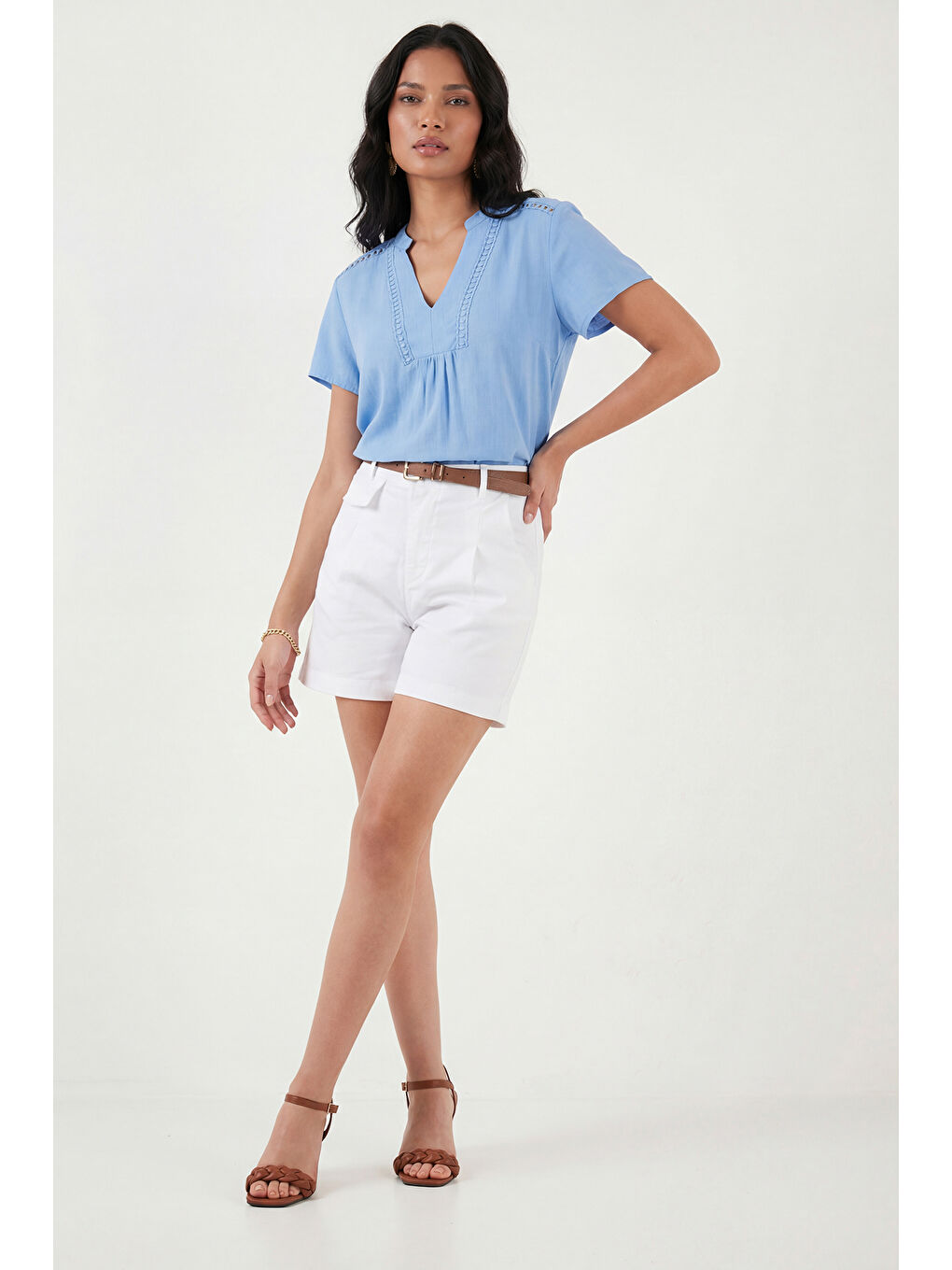 Beyaz Kemer Detaylı Relaxed Fit Yüksek Bel Pamuklu Kadın Şort 668YP5448-1