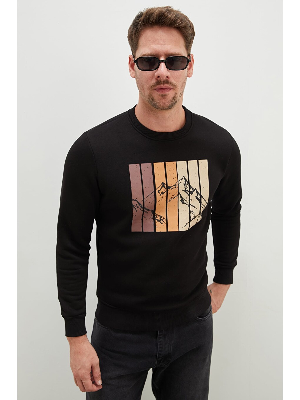 Siyah 3 İplik Dağ Baskılı Bisiklet Yaka Sweatshirt-2