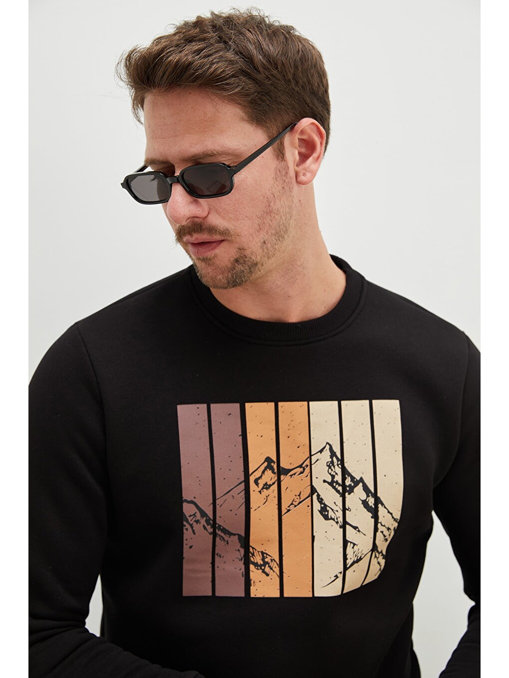 Siyah 3 İplik Dağ Baskılı Bisiklet Yaka Sweatshirt-3