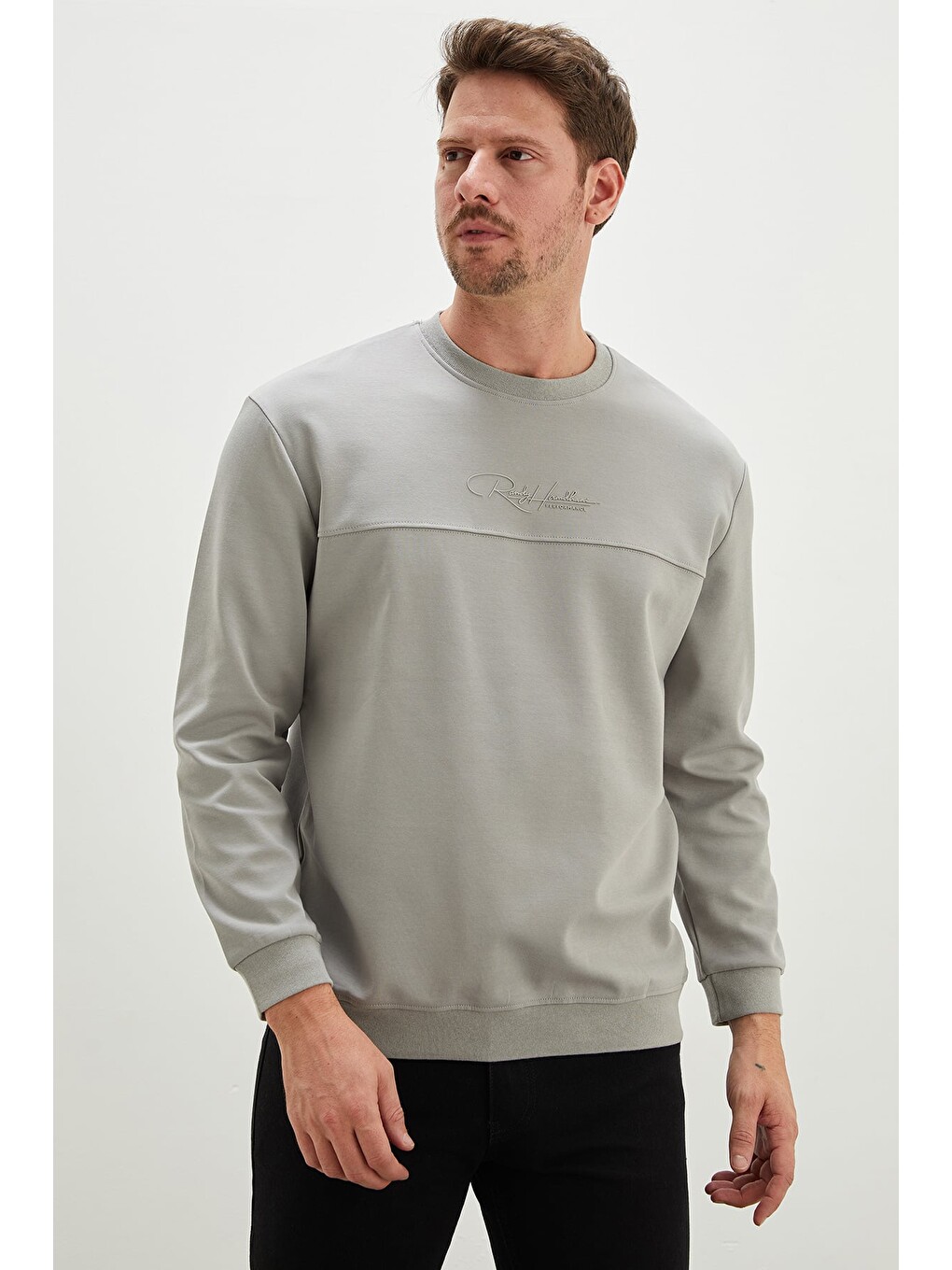 Gri Kabartma Baskılı Çimalı Bisiklet Yaka Sweatshirt-1