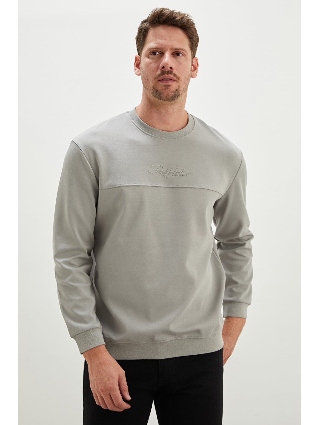 Gri Kabartma Baskılı Çimalı Bisiklet Yaka Sweatshirt-3