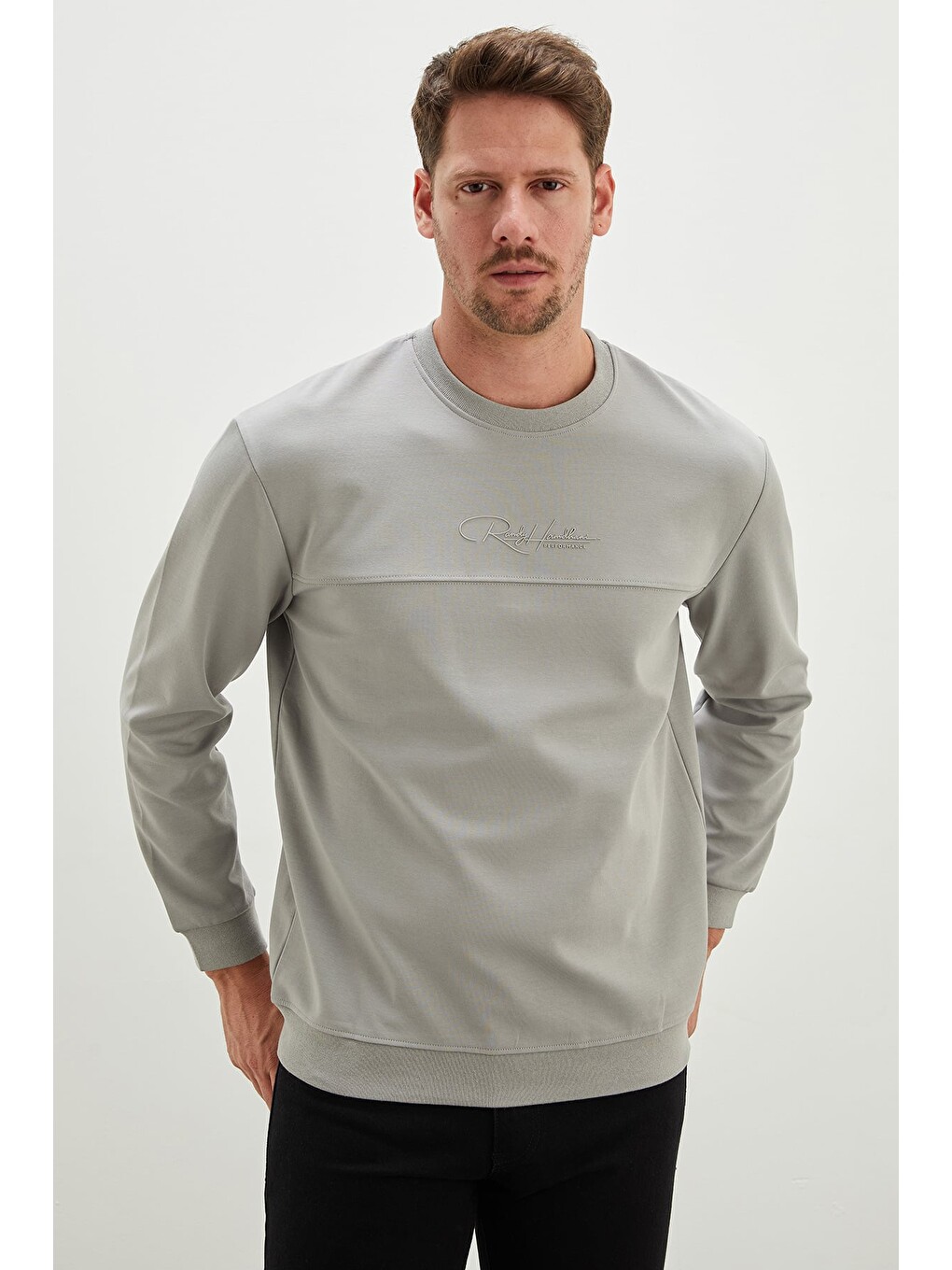 Gri Kabartma Baskılı Çimalı Bisiklet Yaka Sweatshirt-4