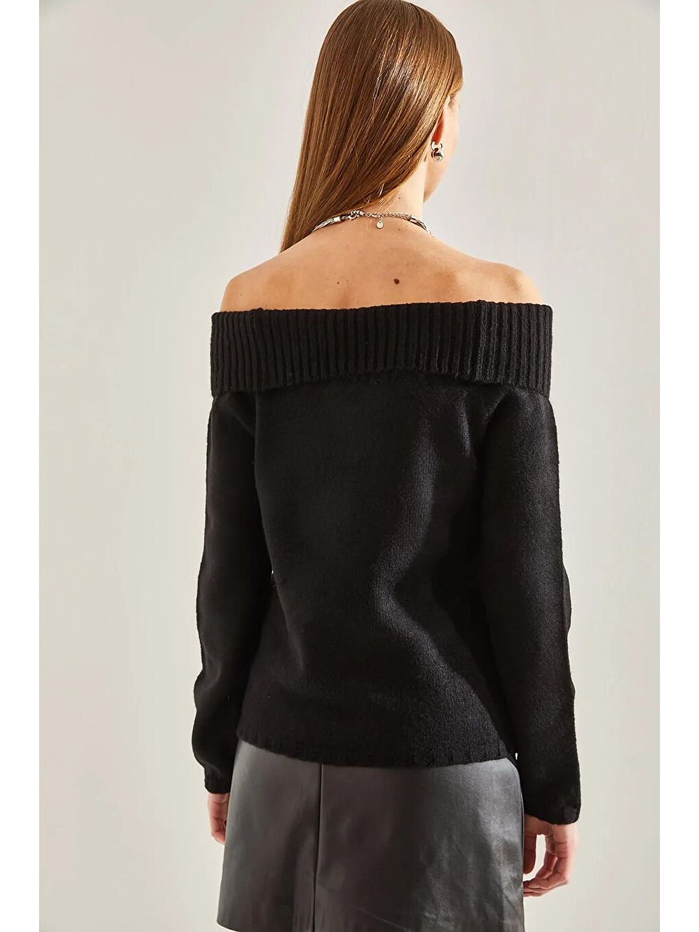 Siyah Kadın Madonna Yaka Triko Kazak-2