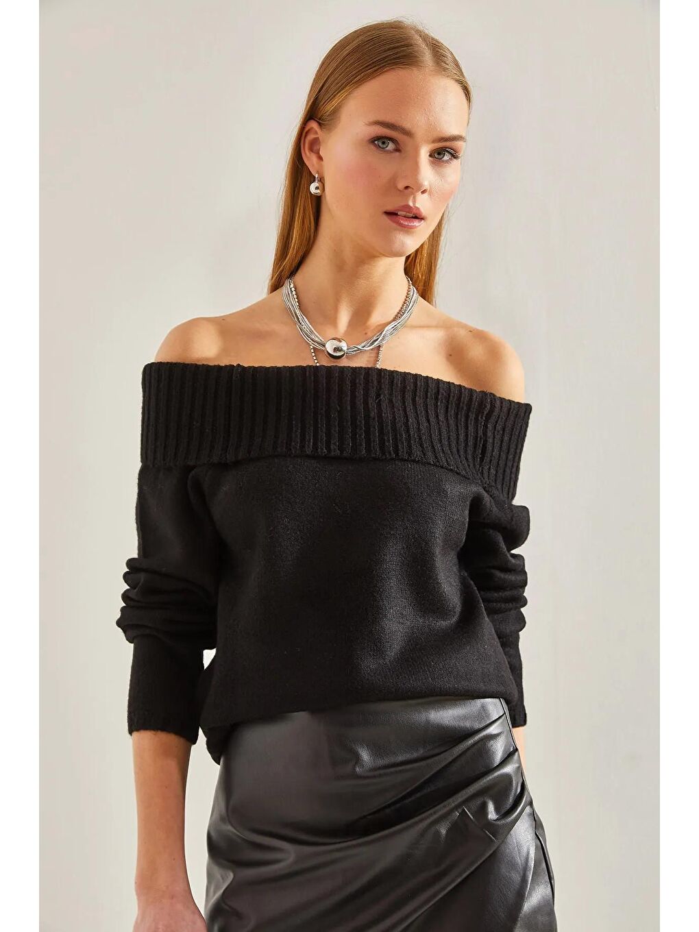 Siyah Kadın Madonna Yaka Triko Kazak-4