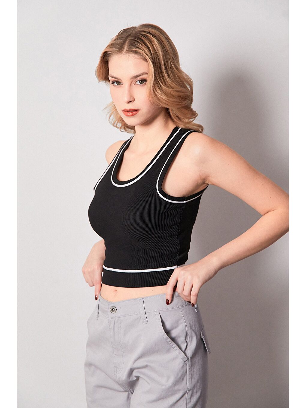 Siyah Fitilli U Yaka Body-1