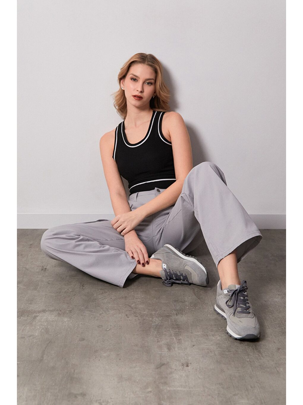 Siyah Fitilli U Yaka Body-3