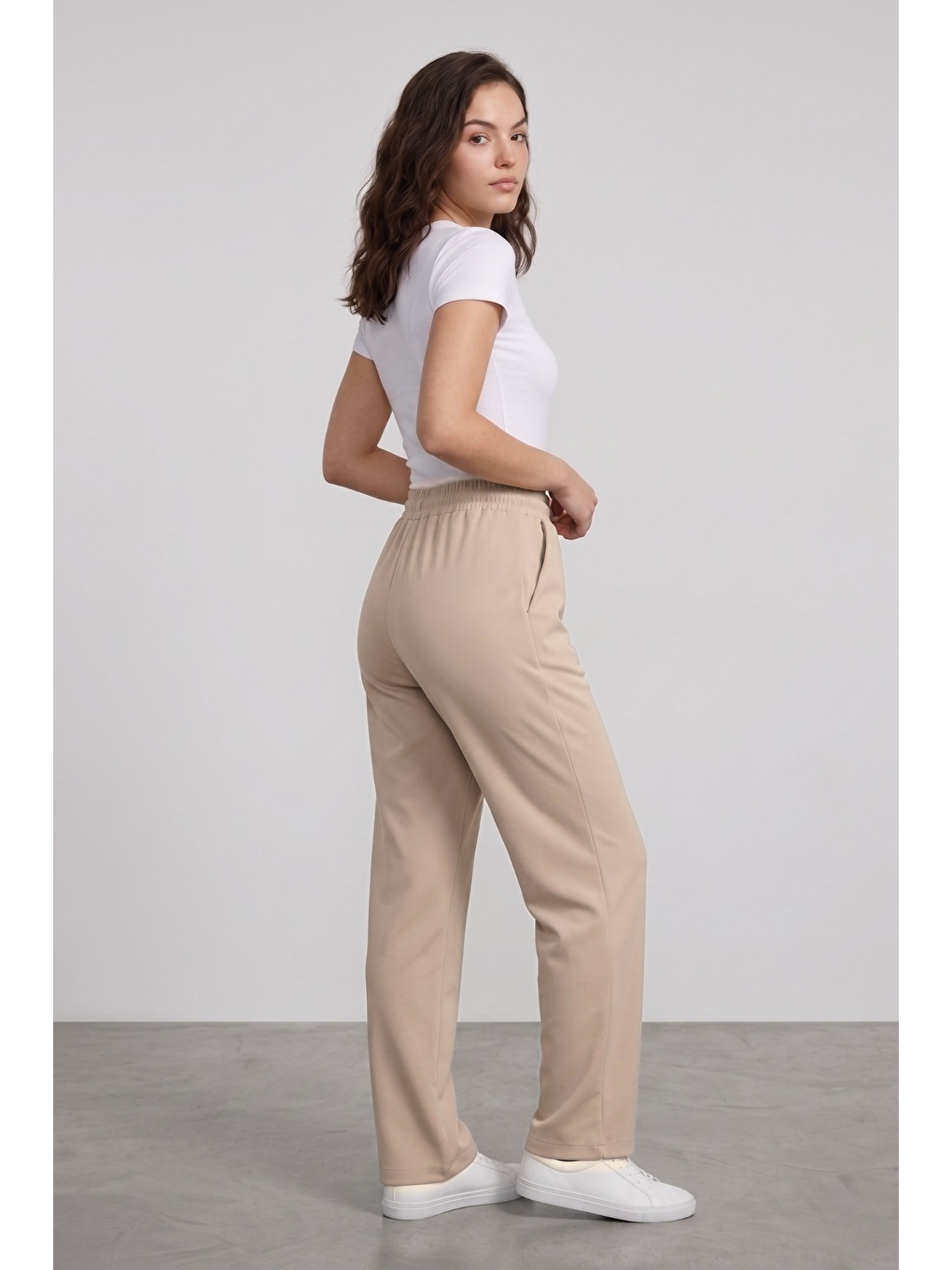 Bej Kadın Pantolon Beli Lastikli Cepli Rahat Kalıp Kadın Spor Pantolon-3