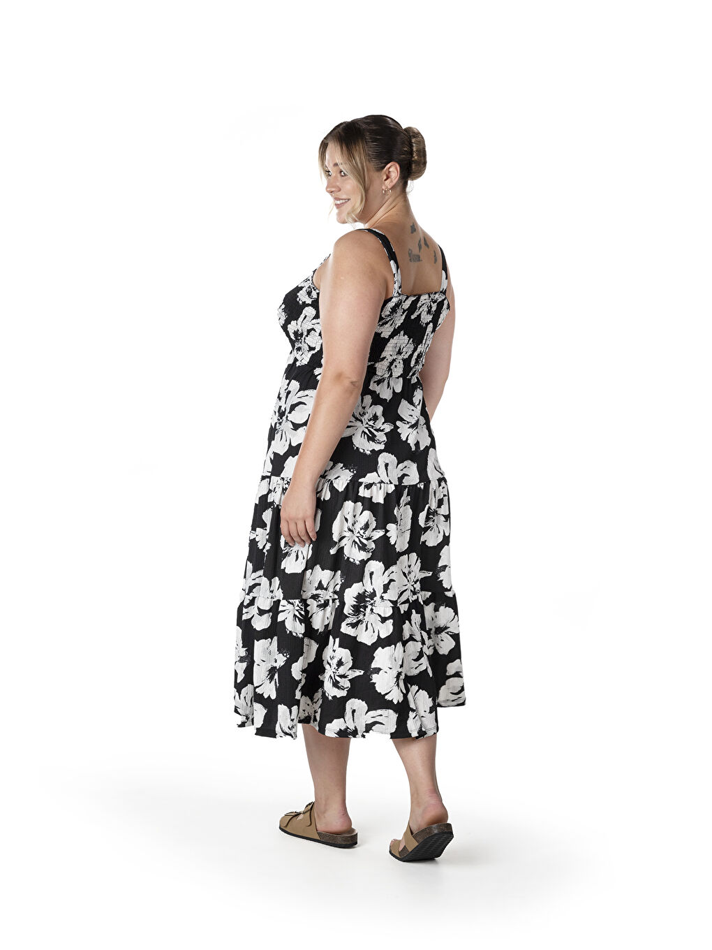 Siyah Büyük Beden Çiçek Desenli Kalın Askılı Beli Lastikli Elbise T-79-3