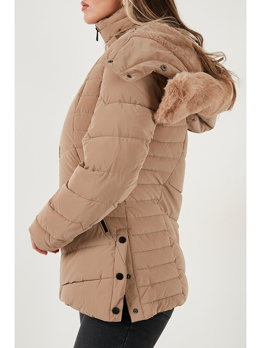 Bej Kapitoneli Slim Fit Çıkarılabilir Kapüşonlu Mont 497MARA-5