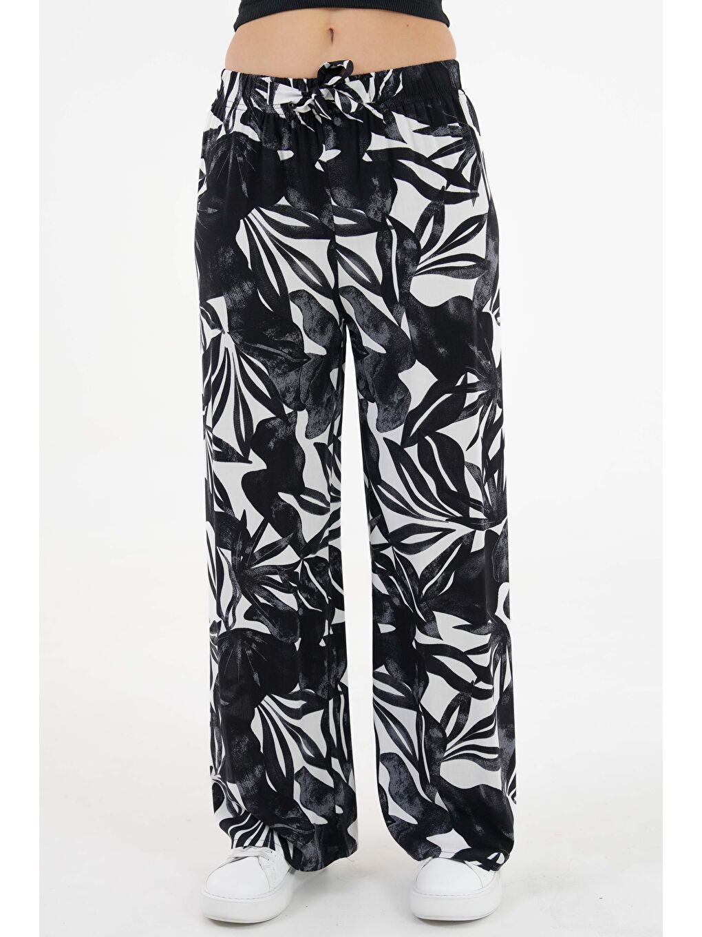 Beyaz Desenli Kadın Desenli Beli Lastikli Bağlamalı Bol Paça Dokuma Pantolon - Viskon-2