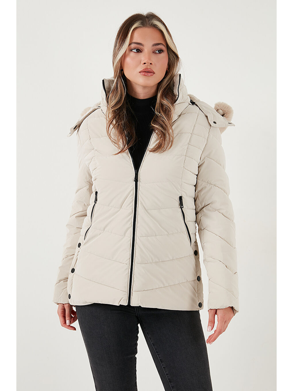 Bej Kapitoneli Slim Fit Çıkarılabilir Kapüşonlu Mont 497MARA-2