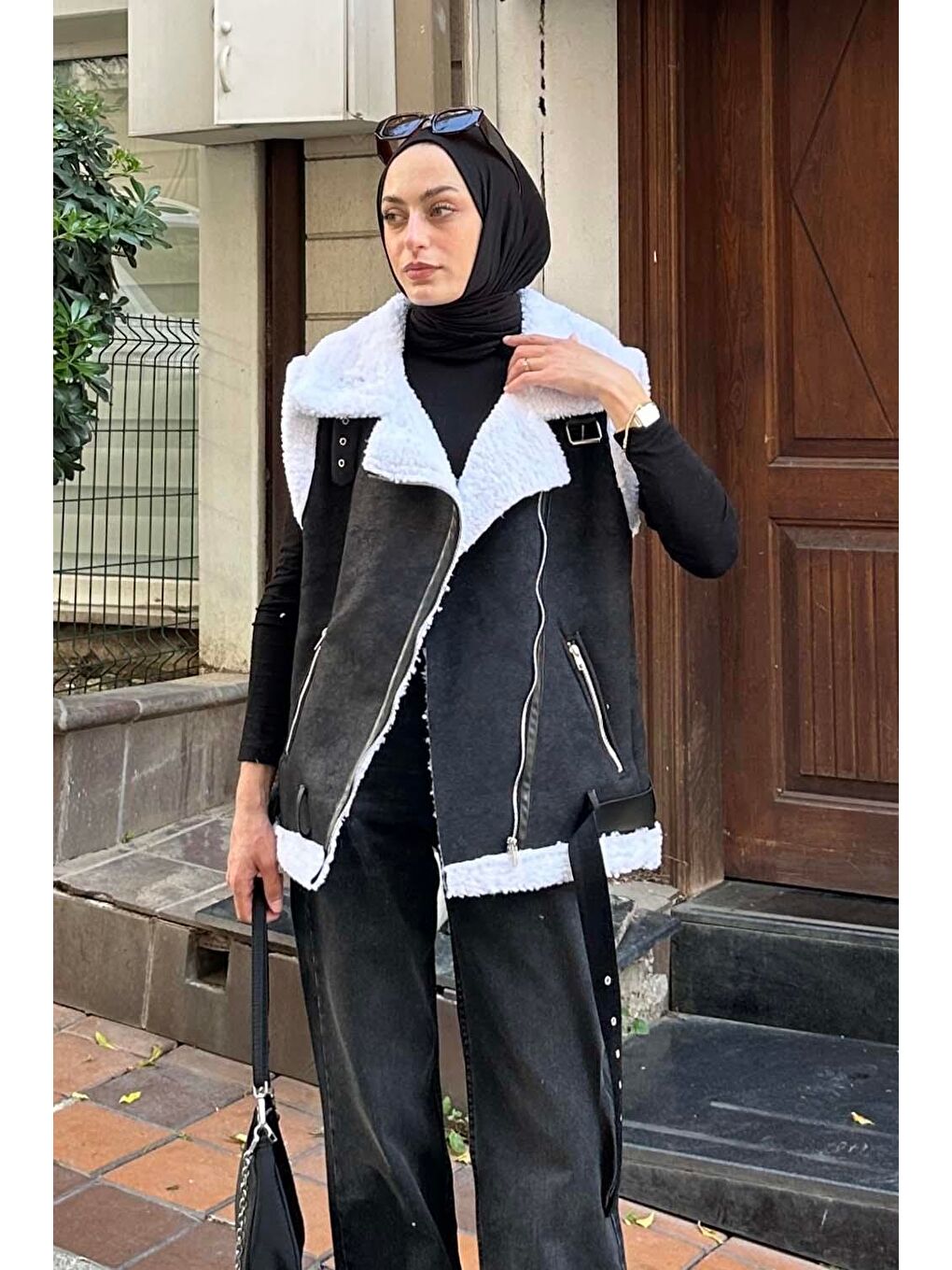 Kürk Detaylı Süet Yelek Beyaz-2