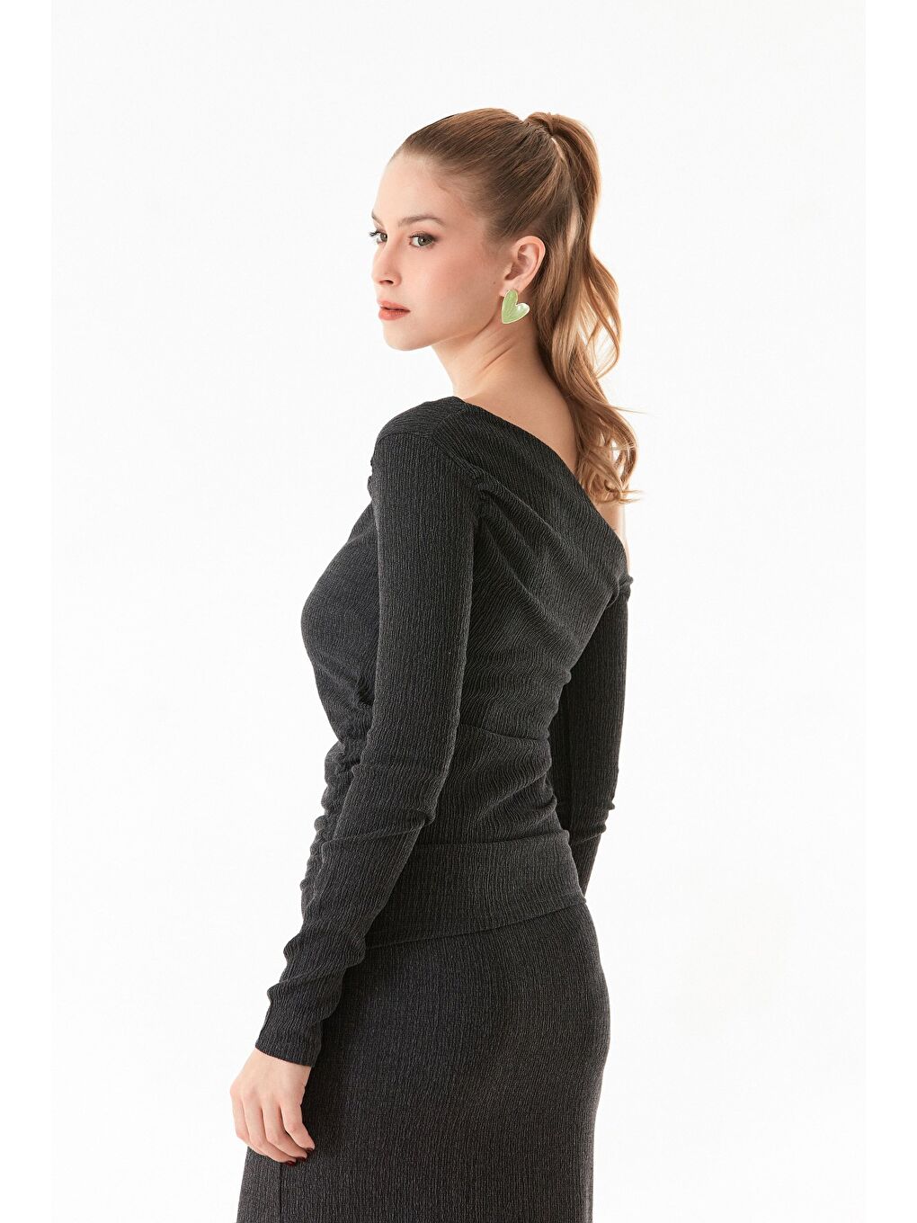 Antrasit Bürümcük Kumaş Drapeli Kayık Yaka Bluz-2