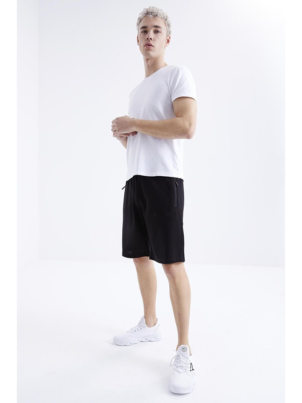 Siyah Fermuar Cepli Bağcıklı Standart Kalıp Erkek Şort  - 81210