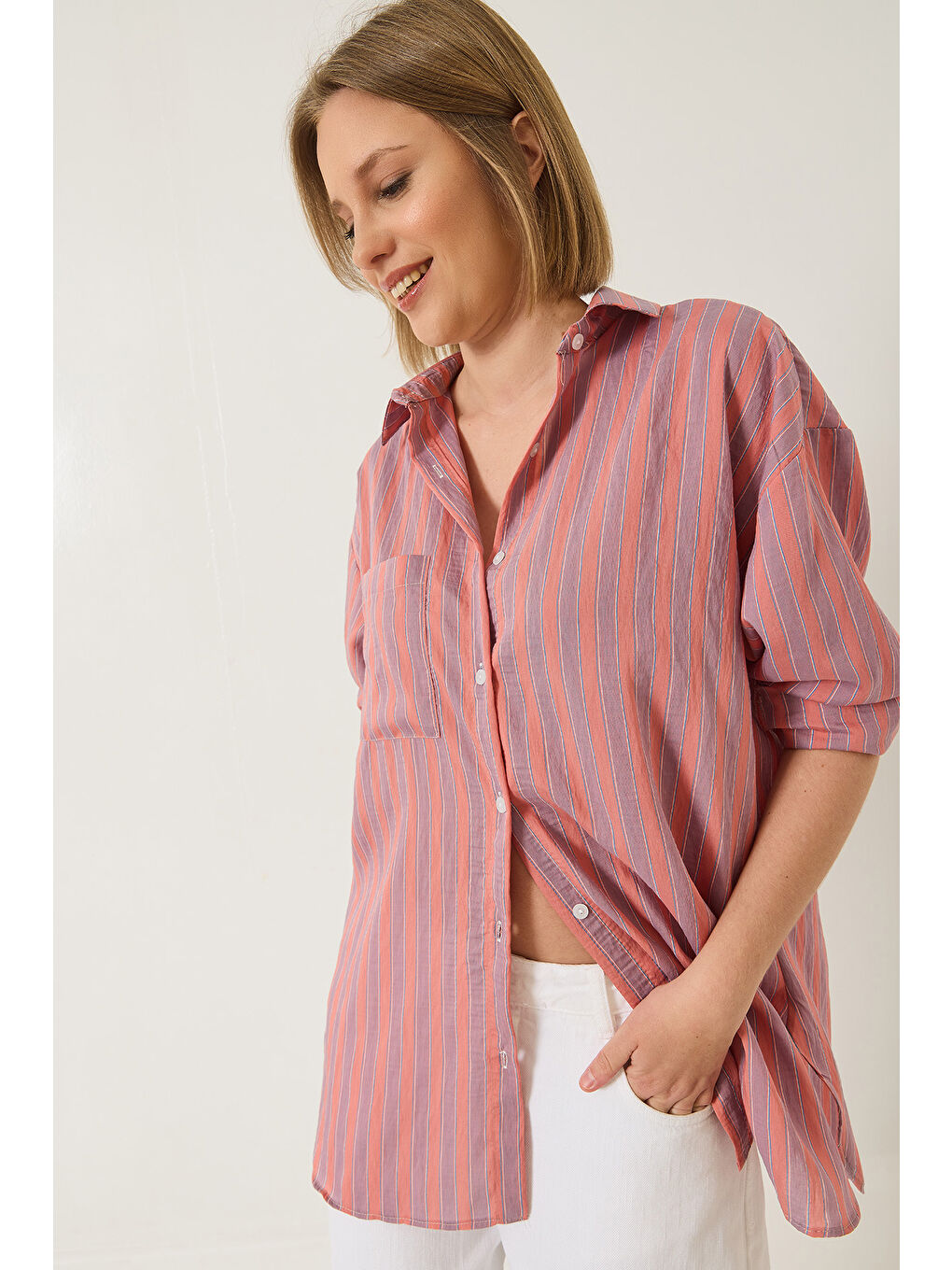 Pembe Kadın Tek Cep Detaylı Çizgili Oversize Gömlek-3