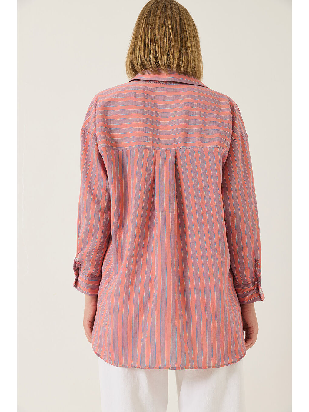 Pembe Kadın Tek Cep Detaylı Çizgili Oversize Gömlek-6
