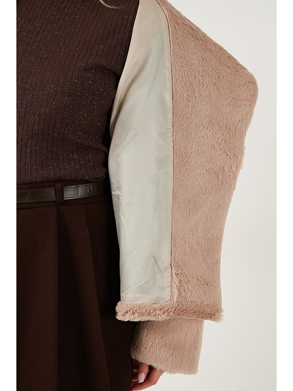 Bej Oversize Geniş Yaka Çıtçıt Düğmeli Astarlı Pelüş Mont 6839623-5