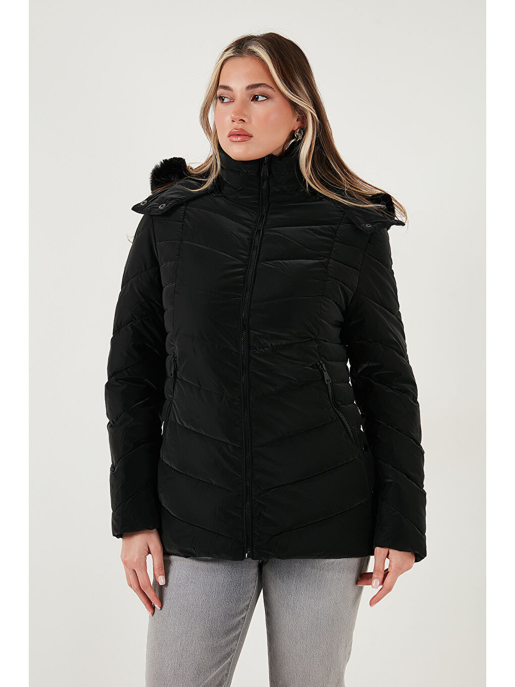 Siyah Kapitoneli Slim Fit Çıkarılabilir Kapüşonlu Mont 497MARA-2