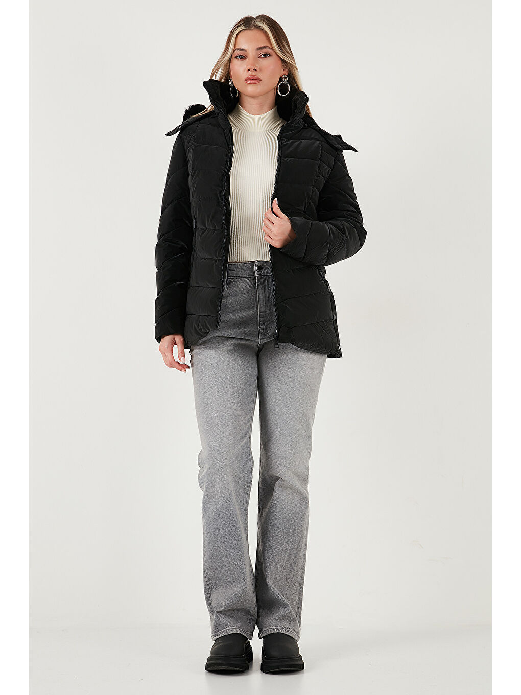 Siyah Kapitoneli Slim Fit Çıkarılabilir Kapüşonlu Mont 497MARA-3