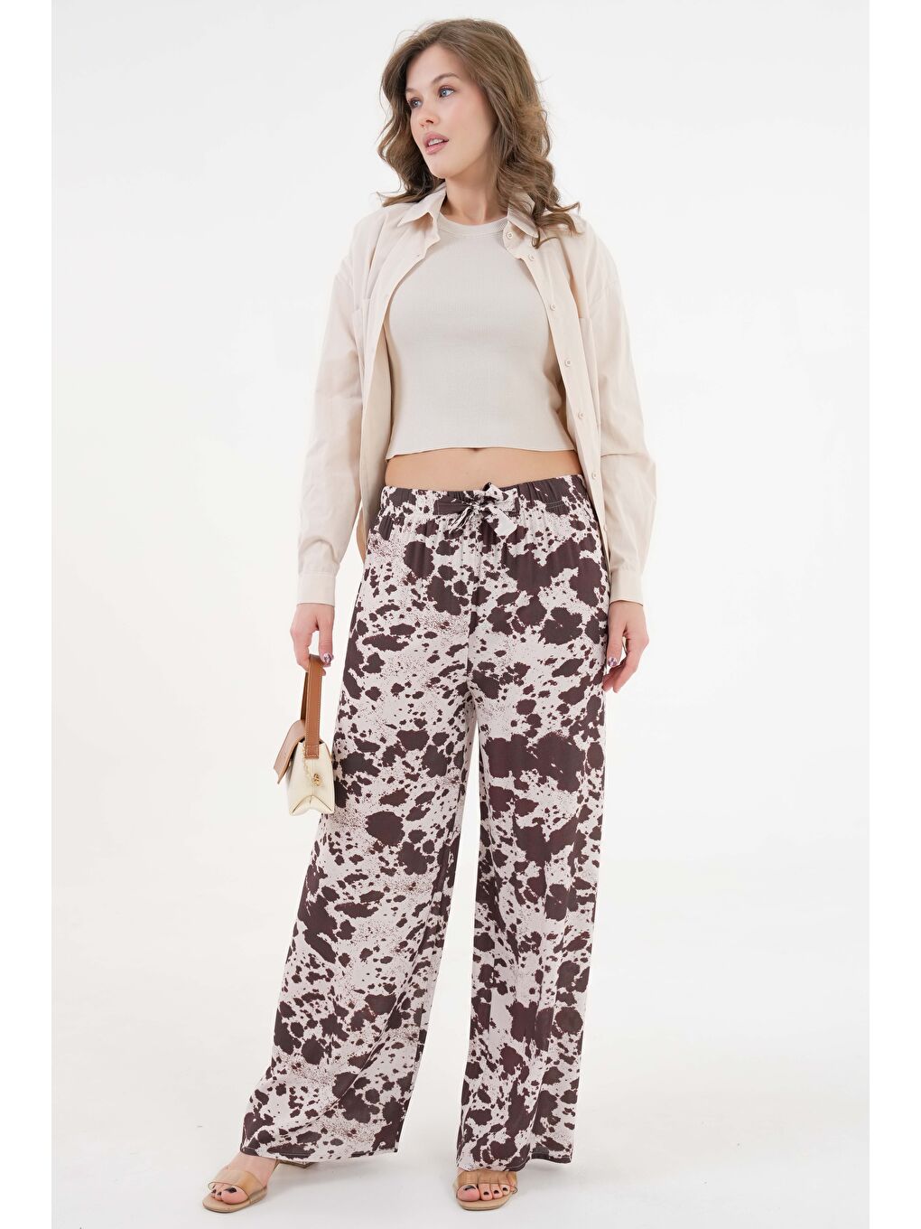Kahverengi Kadın Desenli Beli Lastikli Bağlamalı Bol Paça Dokuma Pantolon - Viskon-1