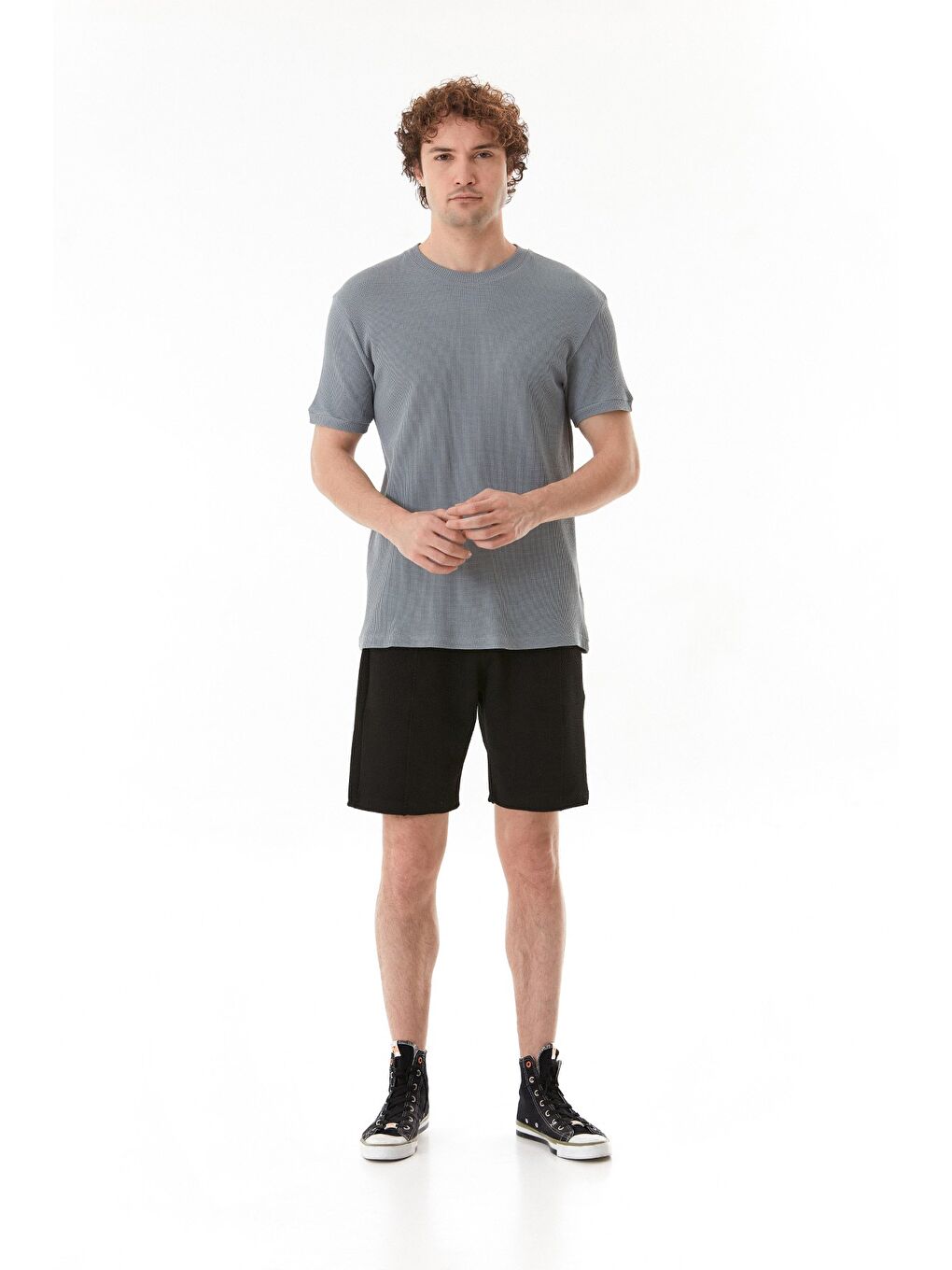 Siyah Petek Kumaş Beli Bağlamalı Cepli Şort