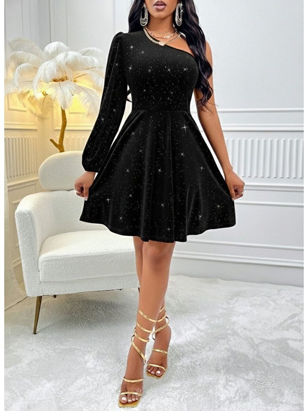 Siyah Kadın Tek Omuzdan Açık Uzun Kollu Taşlı Mini Elbise-4