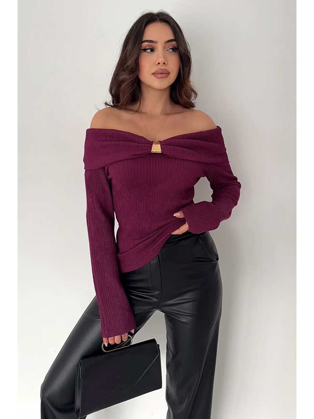 Bordo Kadın Omuz Açık Toka Detaylı Bluz
