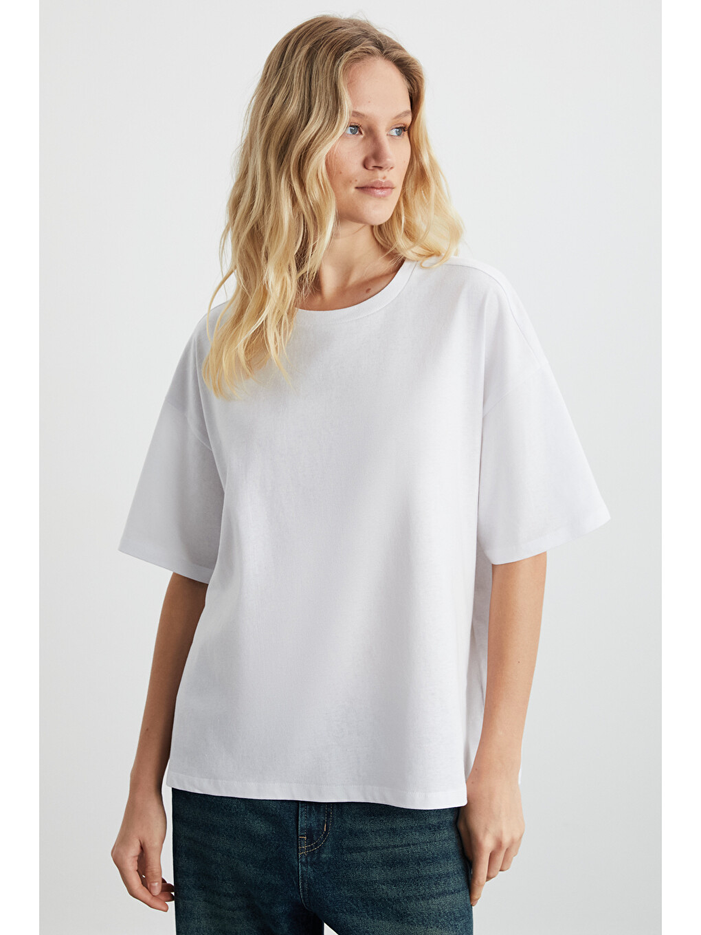 Beyaz LAGERTHA Kadın %100 organik Pamuklu Kalın Dokulu Oversize Fit Yuvarlak Yakalı BEYAZ T-Shirt