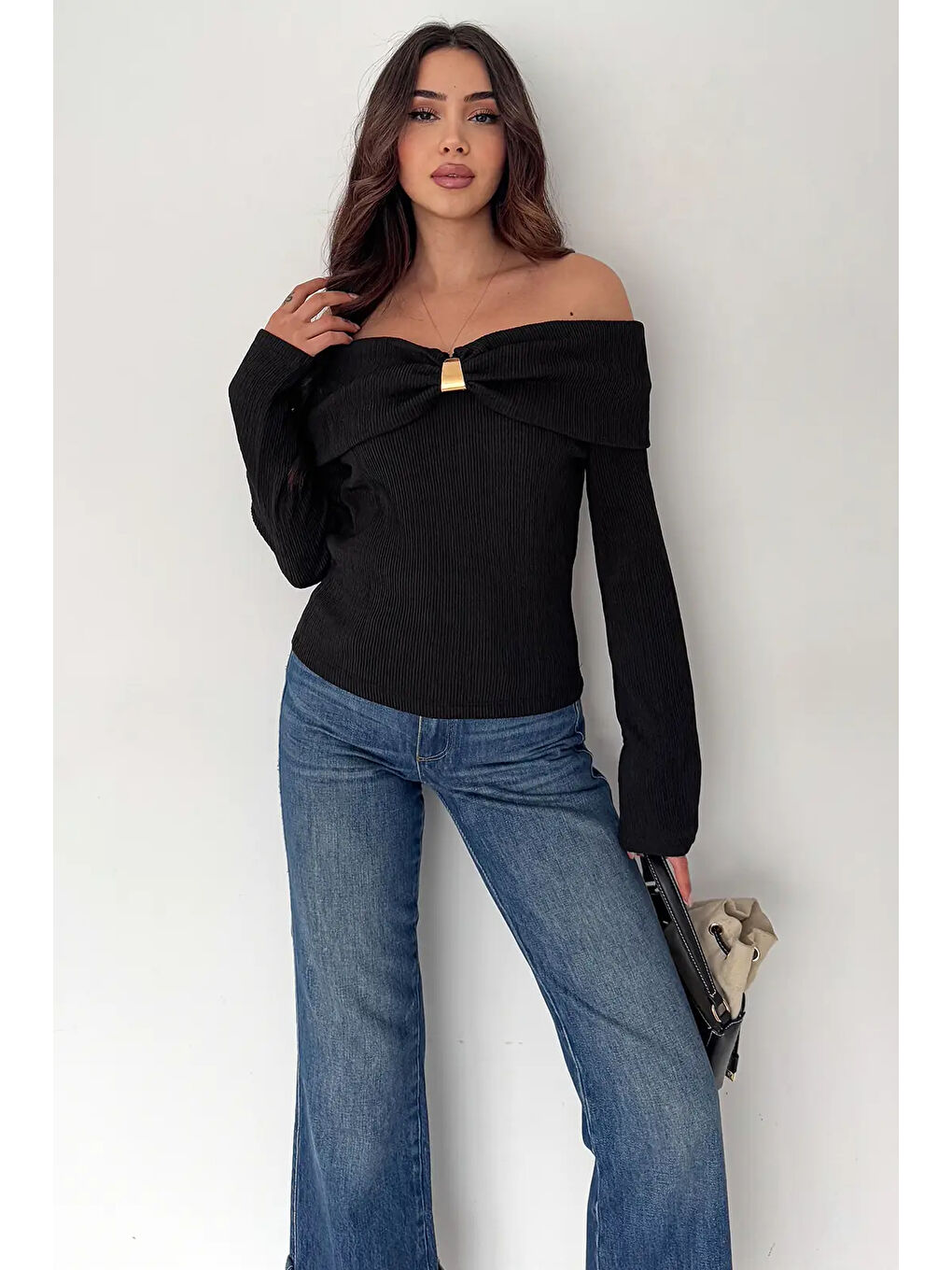 Siyah Kadın Omuz Açık Toka Detaylı Bluz-1