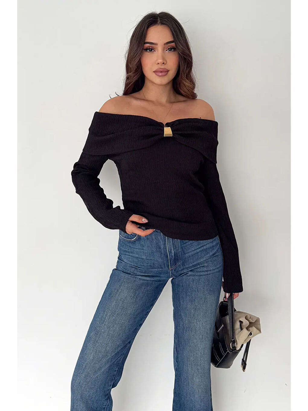 Siyah Kadın Omuz Açık Toka Detaylı Bluz-2