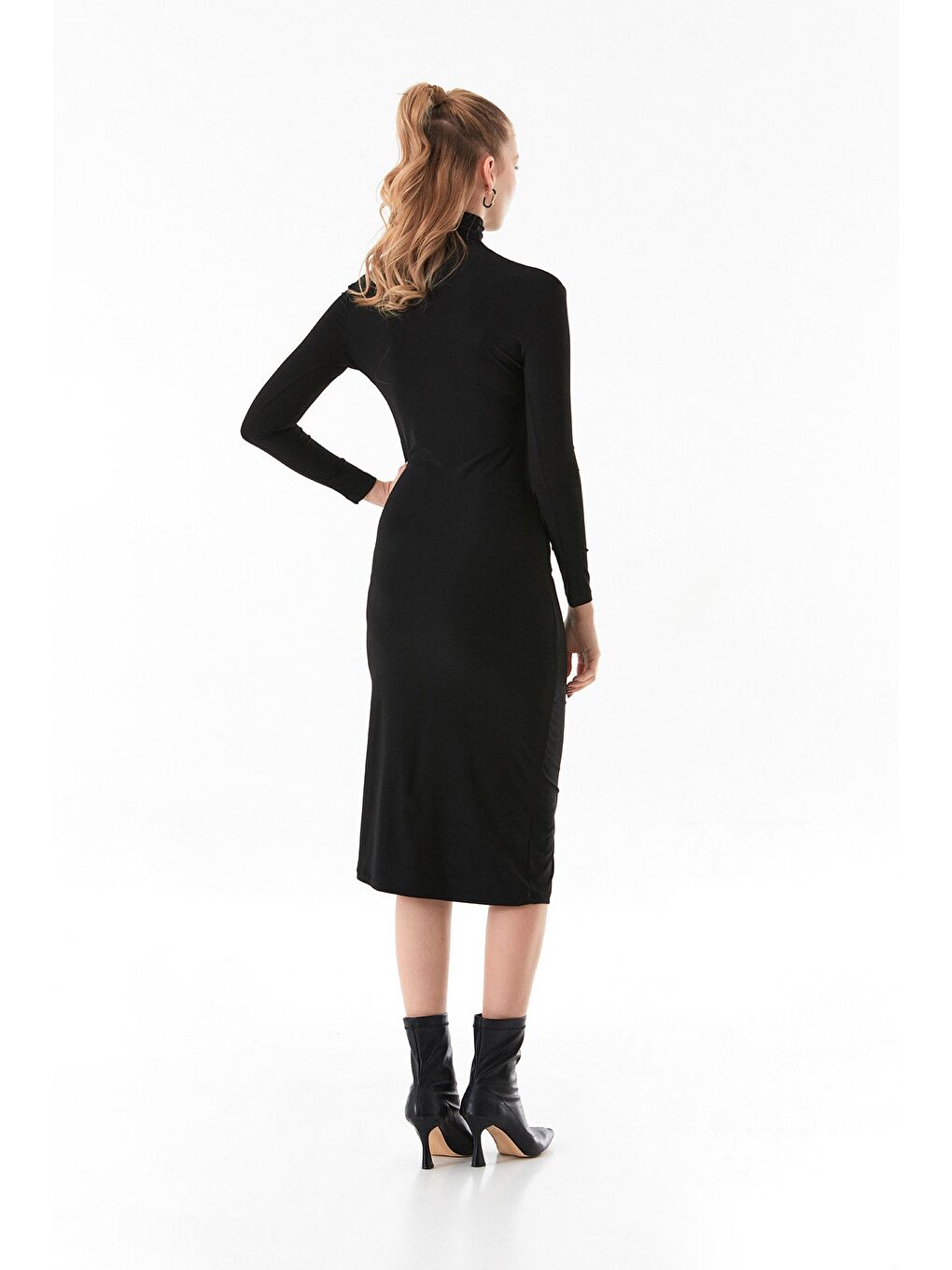 Siyah Yanı Büzgülü Balıkçı Yaka Elbise-4