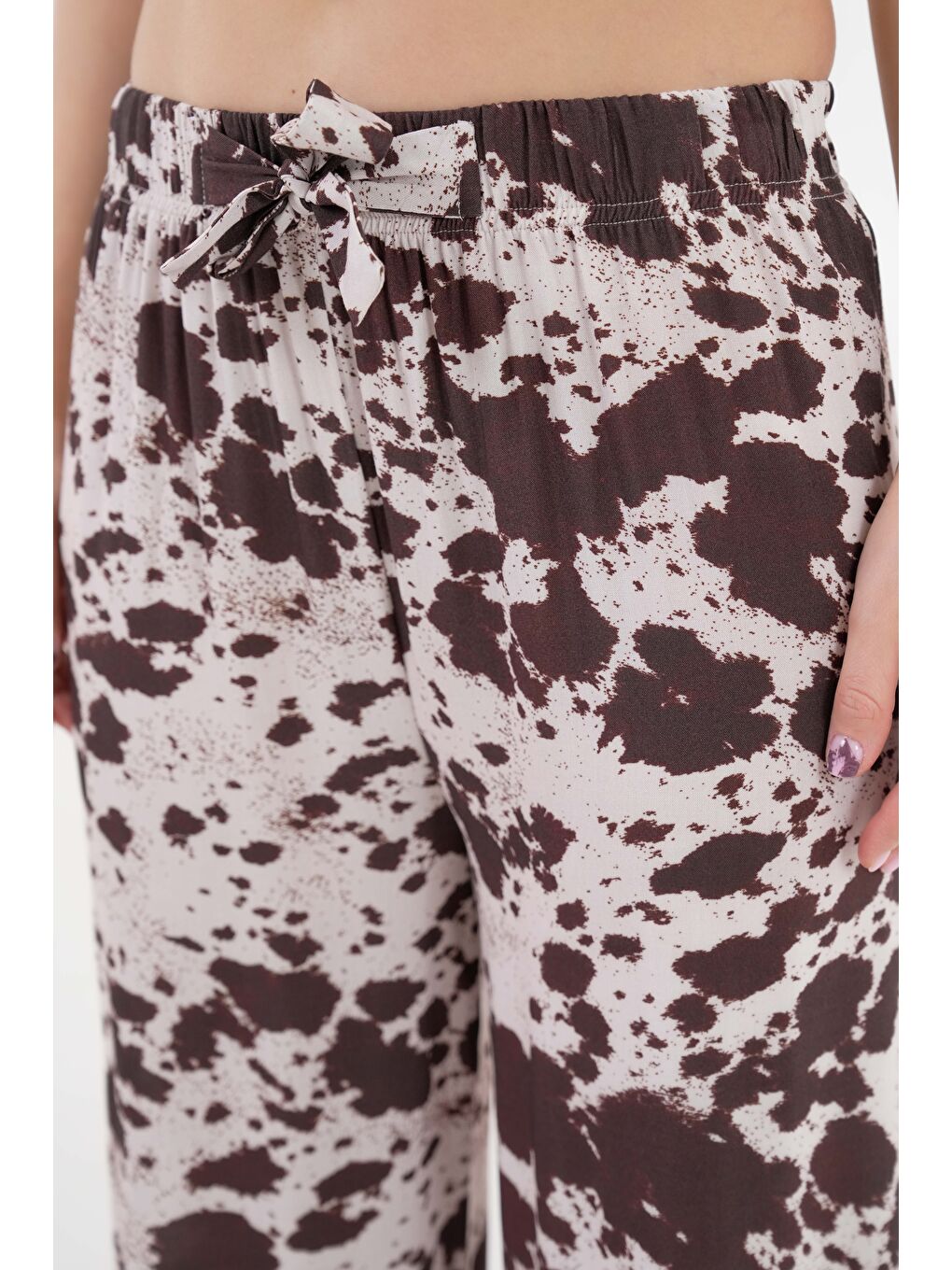 Kahverengi Kadın Desenli Beli Lastikli Bağlamalı Bol Paça Dokuma Pantolon - Viskon-5