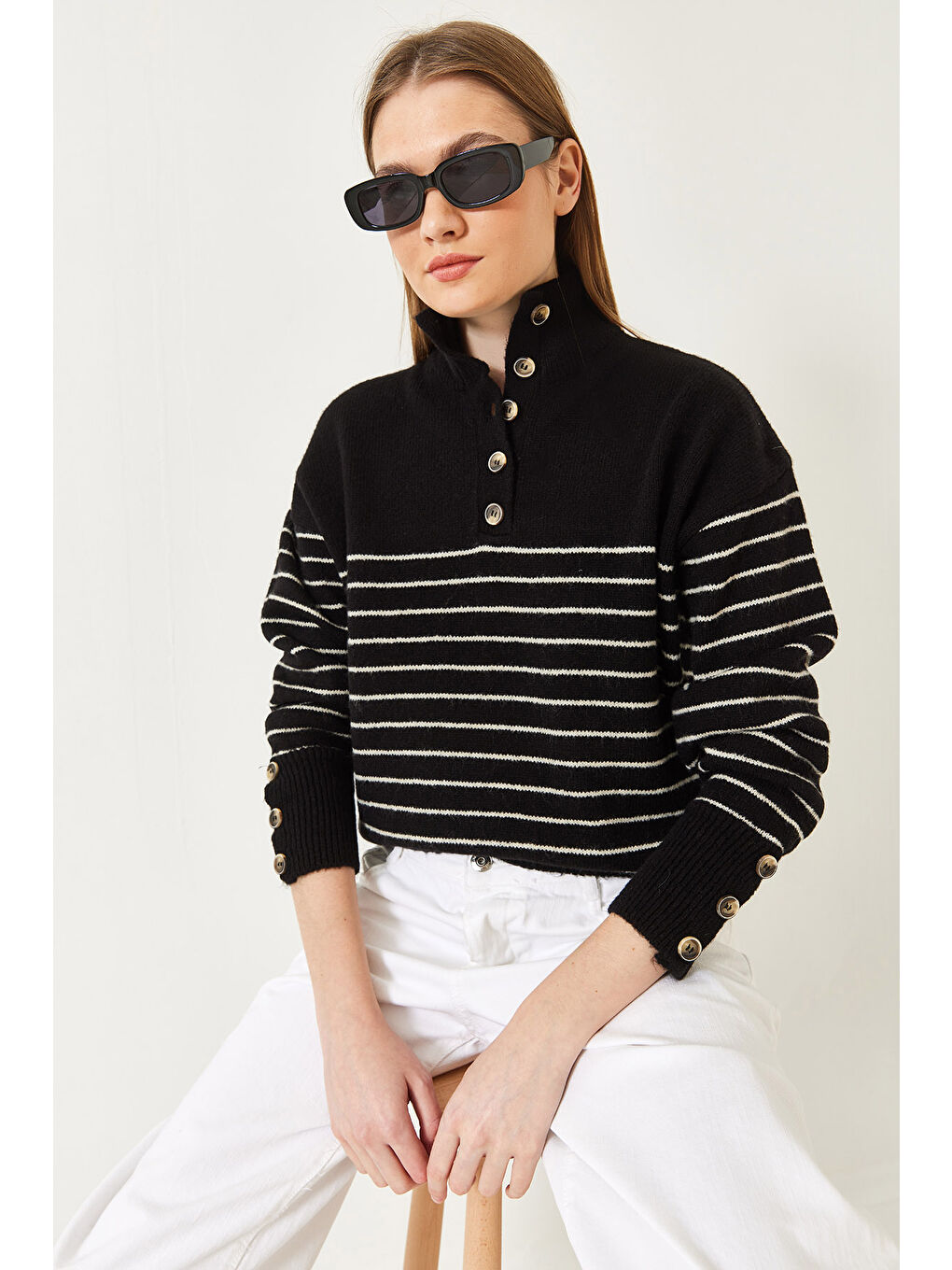 Siyah Kadın Kolu Düğmeli Patlı Triko Kazak-2